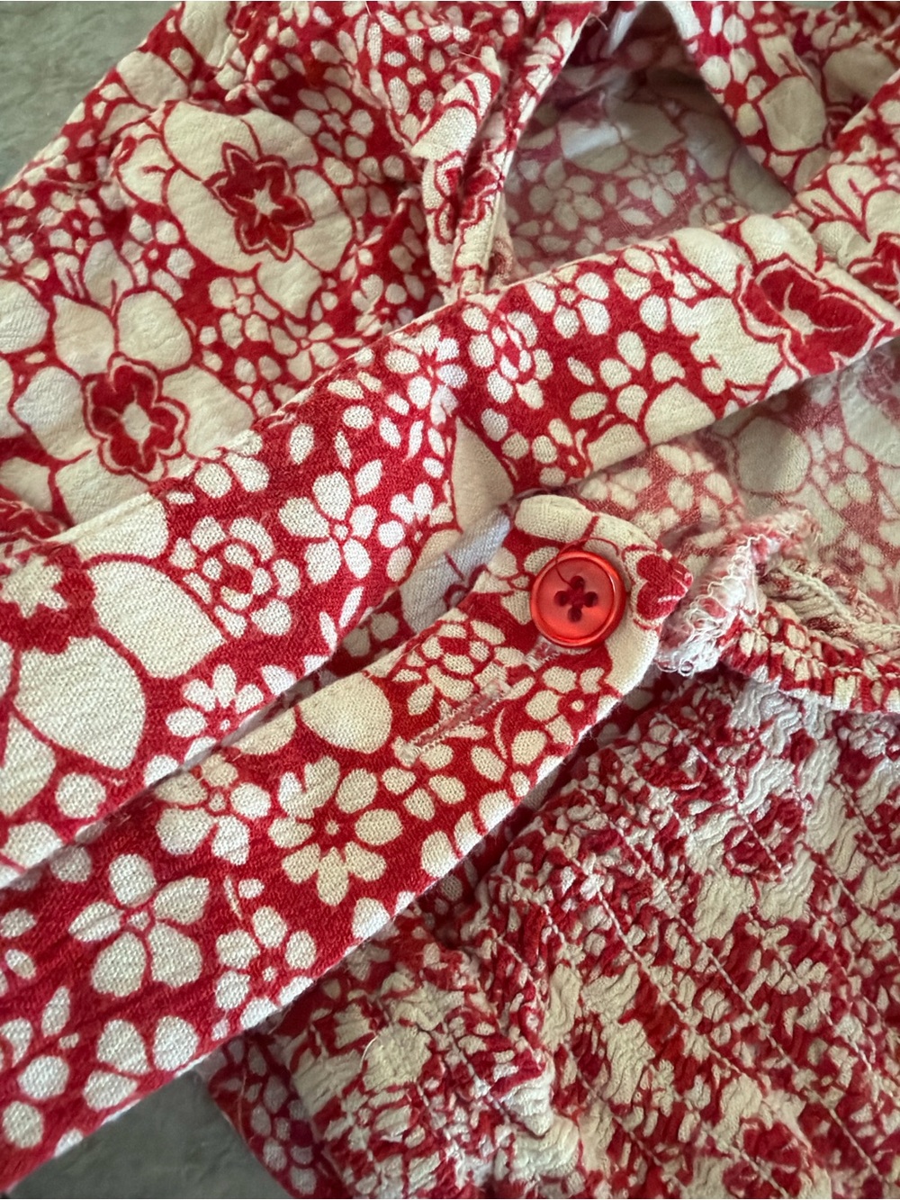 Red Floral Button-Front Crop Top - Picture 4 of 4